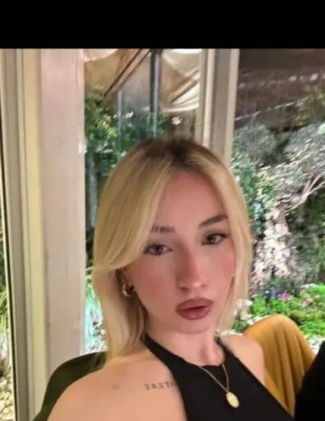 SARIYER Escort BERNA - Gerçek Fotoğraflı Doğrulanmış Profil SARIYER VIP Escort BERNA - Doğrulanmış Model